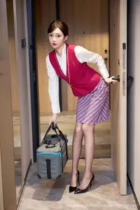 Captivating Yue Er Yue Er in Chic Office Attire - XiuRen No.10620 - image 11