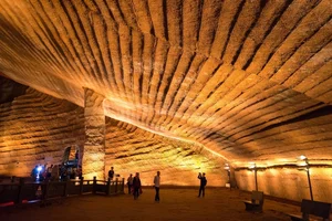 The Mystery of China's Largest Man-Made Cave: An Architectural Wonder That Defies Logic - image 10