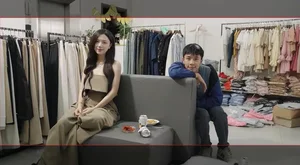 The Rising Star: Beauty and Charm of the Shop Owner in 'Di Giua Troi Ruc Ro' - image 7