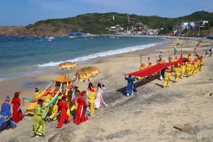 Explore the 200-Year-Old Whale Temple in Quy Nhon: Lang Ong Nam Hai Cultural Heritage and Spiritual Sanctuary for Coastal Vietnam Fishermen - image 2