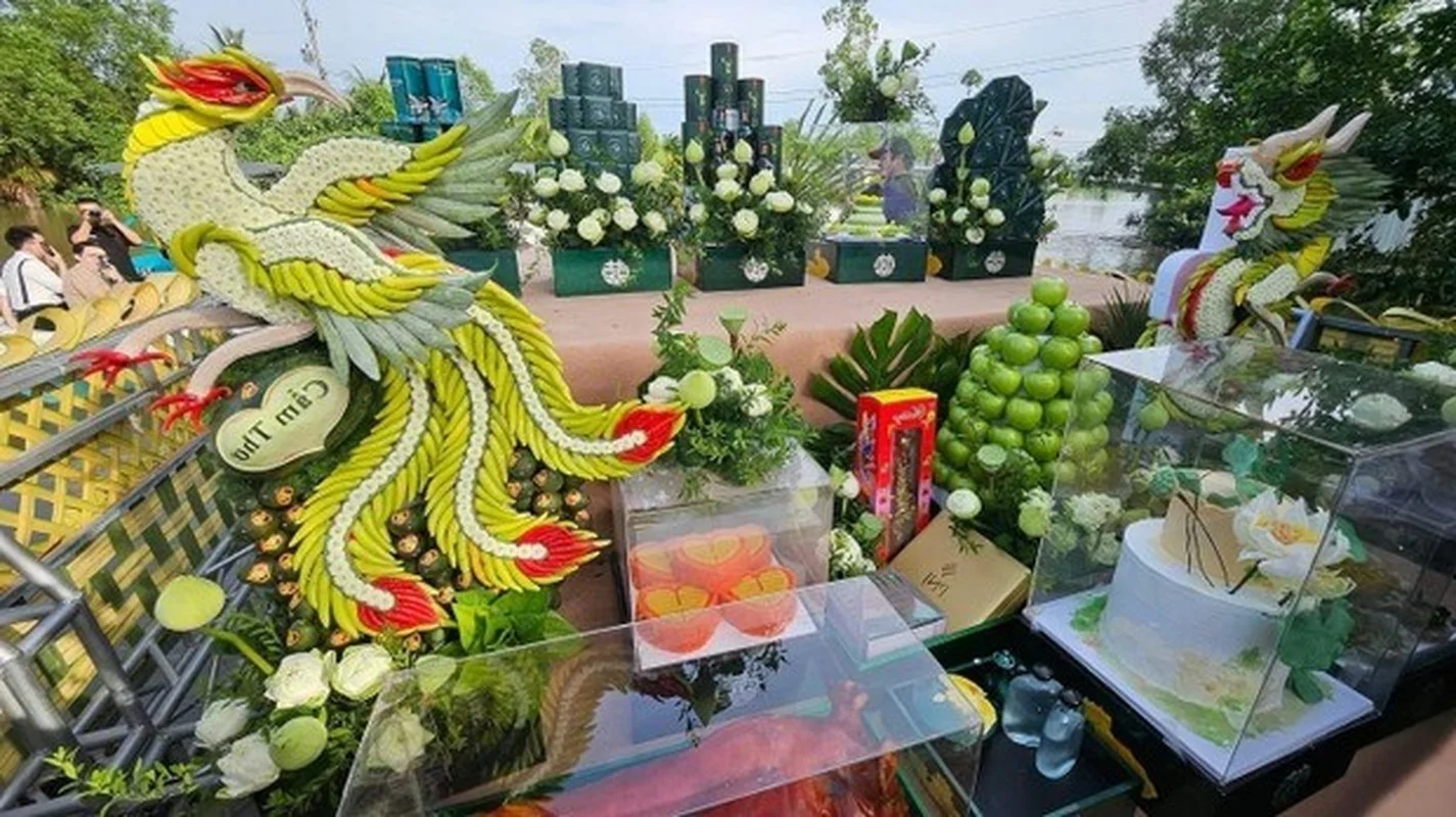 How Wealthy Are Puka and Gin Tuan Kiet After Hosting Five Lavish Wedding Ceremonies?
