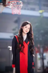 Discover the Grace of White Ao Dai: Vietnamese Girl's Delicate Beauty Shines - image 9