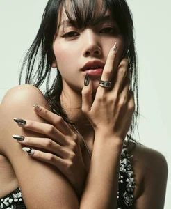 Lisa BlackPink Rocks Bold and Edgy Looks on Elle Magazine Cover - image 10