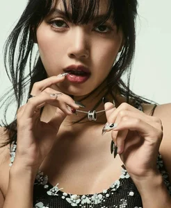 Lisa BlackPink Rocks Bold and Edgy Looks on Elle Magazine Cover - image 2
