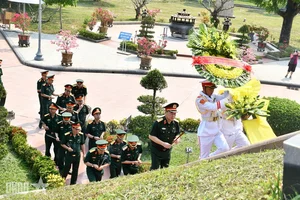 Central Military Commission and Ministry of Defense Honor Policy Families with Heartfelt Gifts - image 10