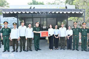 Central Military Commission and Ministry of Defense Honor Policy Families with Heartfelt Gifts - image 7