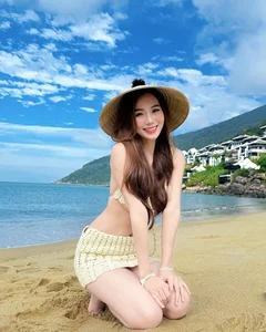 Flawless Bikini Style: Beautiful Quang Tri Influencer Turns Heads This Summer - image 6