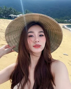 Flawless Bikini Style: Beautiful Quang Tri Influencer Turns Heads This Summer - image 4