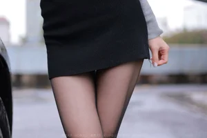 Xiaoliu in the Rain: Atmospheric IESS Photography Showcasing Elegant Black Silk Hosiery in a Moody Urban Setting - image 22