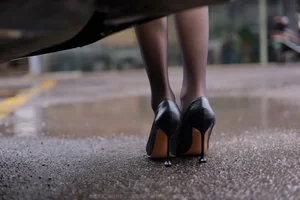 Xiaoliu in the Rain: Atmospheric IESS Photography Showcasing Elegant Black Silk Hosiery in a Moody Urban Setting - image 27