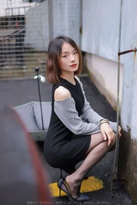 Xiaoliu in the Rain: Atmospheric IESS Photography Showcasing Elegant Black Silk Hosiery in a Moody Urban Setting - image 46