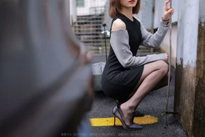 Xiaoliu in the Rain: Atmospheric IESS Photography Showcasing Elegant Black Silk Hosiery in a Moody Urban Setting - image 61