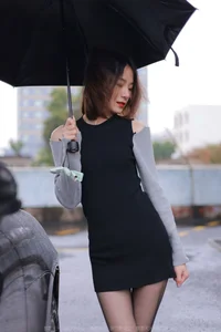 Xiaoliu in the Rain: Atmospheric IESS Photography Showcasing Elegant Black Silk Hosiery in a Moody Urban Setting - image 69