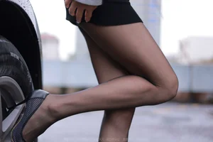 Xiaoliu in the Rain: Atmospheric IESS Photography Showcasing Elegant Black Silk Hosiery in a Moody Urban Setting - image 48
