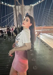 Ly Huong and Daughter Make a Nostalgic Return to New York After Eight Years Away - image 8