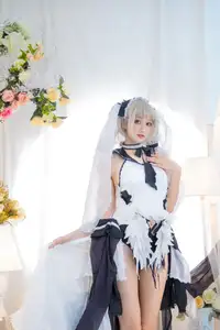 Coser Dong Ma Lu Sha Transforms into Azur Lane's Formidable: A Stunning Bridal Cosplay (16P) - image 7