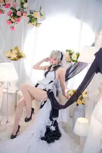 Coser Dong Ma Lu Sha Transforms into Azur Lane's Formidable: A Stunning Bridal Cosplay (16P) - image 5