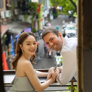 Celebrity Highlights: Nhật Kim Anh and Hari Won Showcase Close Friendship in Latest Photos - image 5