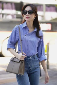 Celebrity Highlights: Nhật Kim Anh and Hari Won Showcase Close Friendship in Latest Photos - image 7