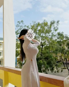 Modern Perspectives on Tradition: The Debate Over Contemporary Ao Dai Styling in Schools - image 3