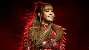 Lisa of BLACKPINK Faces Vocal Criticism Following Coachella Performance: Analyzing the Online Debate - image 5