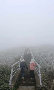 Chasing Ice and Frost in Northern Vietnam: A Winter Guide to Binh Lieu and Lang Son - image 2