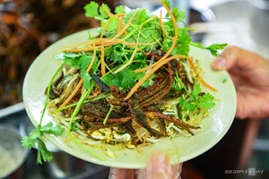 Michelin Recommended Eel Glass Noodles: A 40-Year Hanoi Old Quarter Gem - image 5
