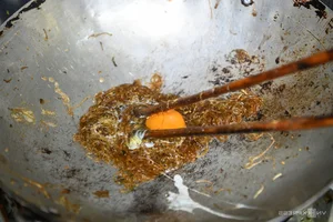 Michelin Recommended Eel Glass Noodles: A 40-Year Hanoi Old Quarter Gem - image 9