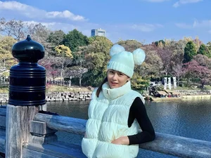 Actress Phương Oanh Radiates Joy and Style During Her Maternity Travel Adventure - image 1