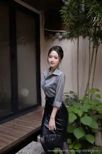 XiuRen No.10635: Yu Zi Jiang Fish – Elegant Professional Style in Leather Skirt - image 13