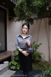 XiuRen No.10635: Yu Zi Jiang Fish – Elegant Professional Style in Leather Skirt - image 5