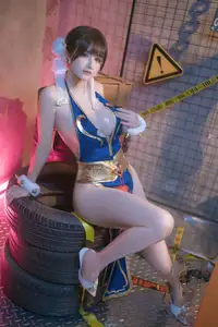 Coser Lu Ba Sui: Chun-Li's Alluring Combat Training Guide - image 2