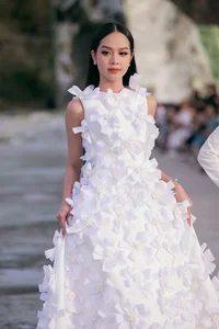 Miss Vietnam Tieu Vy Shines as Vedette in Ha Thanh Viet Princess Gown - image 7