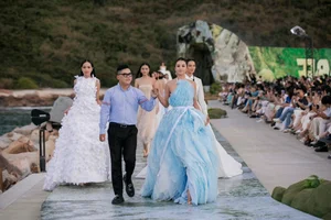 Miss Vietnam Tieu Vy Shines as Vedette in Ha Thanh Viet Princess Gown - image 0