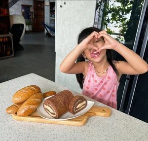 Actress Le Phuong's Culinary Journey: Mastering Online Recipes and Her Mother's Funny Dilemma - image 2