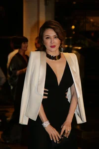 Rosamund Kwan's Vintage Swimwear Photos Redefine Classic Feminine Elegance - image 3