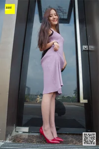IESS Wanping New Year Special: Elegant Silk Fashion and Festive Holiday Greetings - image 1