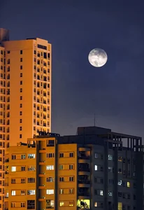 Spectacular Views of the Final Supermoon of 2023 Over Hanoi's Skyline - image 0