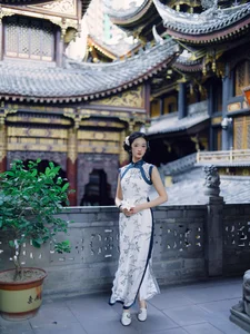 YiTuYu Art Language Vol.10616 Yao Guai Na Li Tao: A Stunning Photobook of Mystical Beauty - image 0