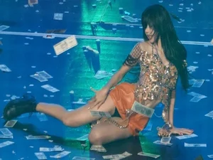 BlackPink's Lisa Sparks Controversy with Bold Lingerie Fashion Trend - image 1