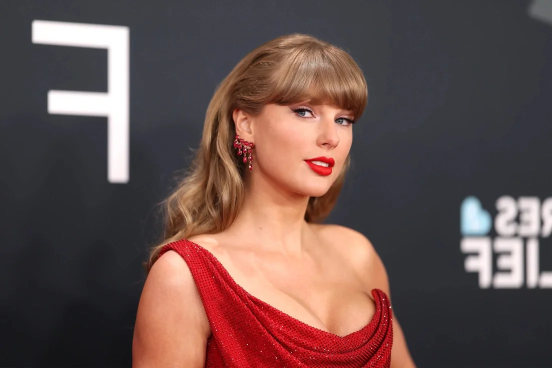 Taylor Swift and Top Female Stars Redefine Red Carpet Glamour at the 2025 Grammy Awards