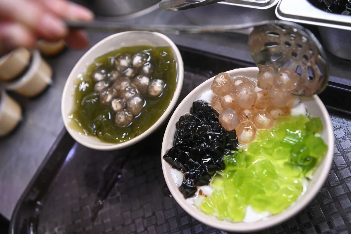 The Famous Tofu Pudding Stall Where Locals Queue for Hours