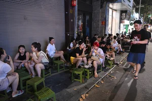 The Famous Tofu Pudding Stall Where Locals Queue for Hours - image 10