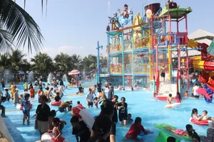 Vietnam’s Top Tourist Destinations Experience Record Crowds During Lunar New Year 2024 - image 3