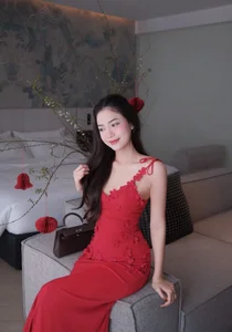 Radiant Red Elegance: A Festive Style Inspiration - image 1