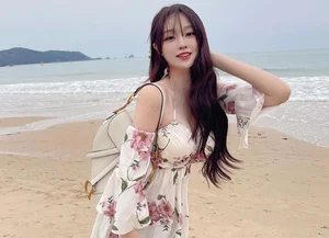 The Rise of a Social Media Icon: From Schoolgirl to Million-Follower Star - image 7