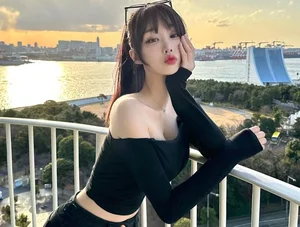 The Rise of a Social Media Icon: From Schoolgirl to Million-Follower Star - image 10