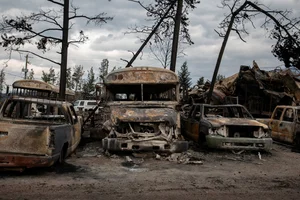 Devastating Wildfires Impact Popular Tourist Towns: A Visual Report - image 4