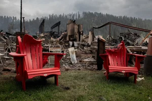 Devastating Wildfires Impact Popular Tourist Towns: A Visual Report - image 13