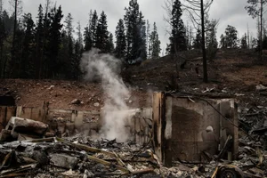 Devastating Wildfires Impact Popular Tourist Towns: A Visual Report - image 3